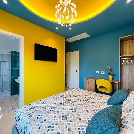 Yourhome - Lucrezia Suites Соренто Екстериор снимка