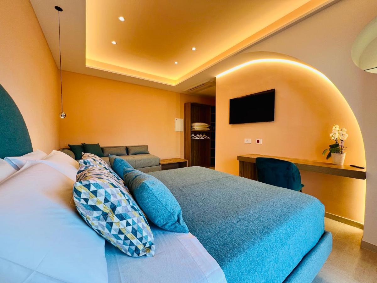 Yourhome - Lucrezia Suites Соренто Екстериор снимка