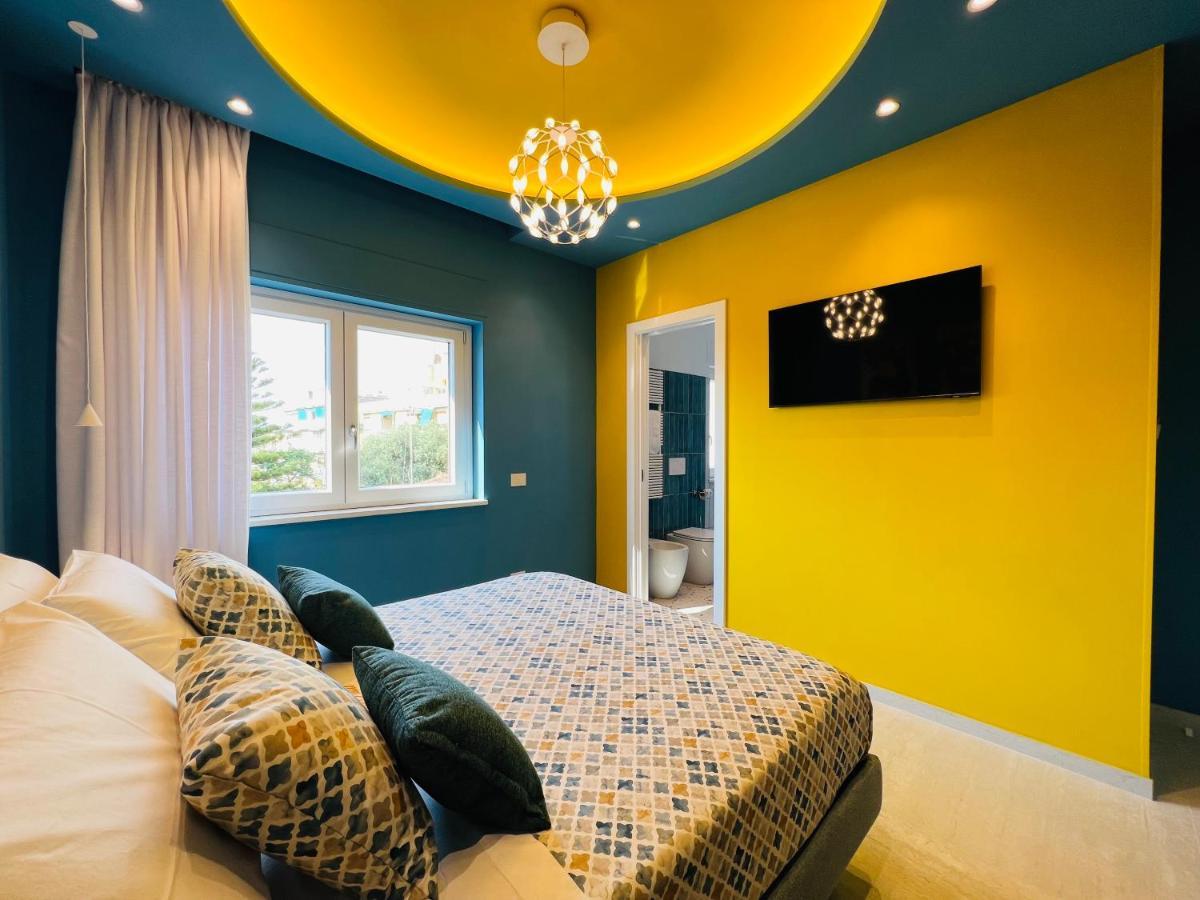 Yourhome - Lucrezia Suites Соренто Екстериор снимка